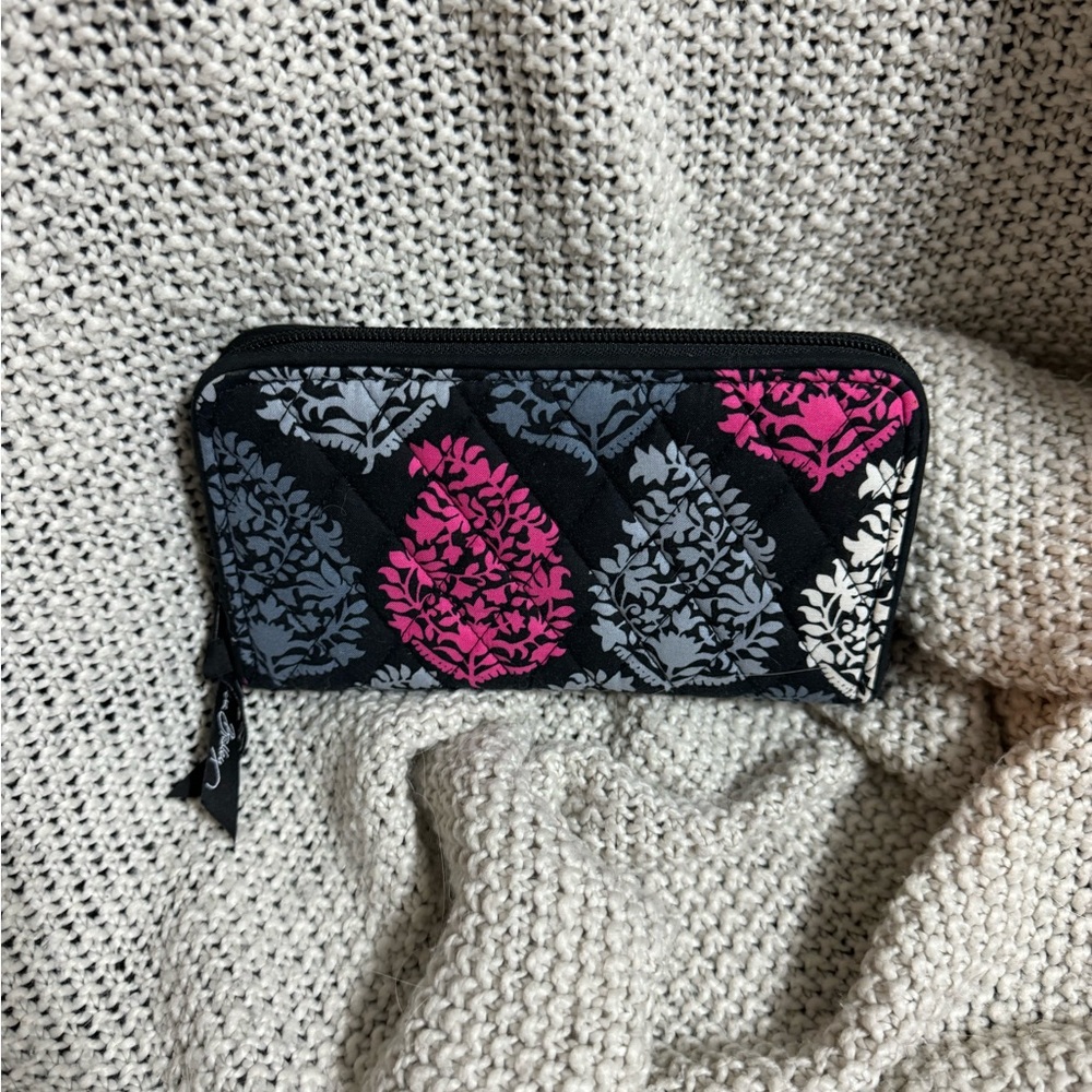 Retired Vera Bradley Zip Accordion Wallet in Northern Lights